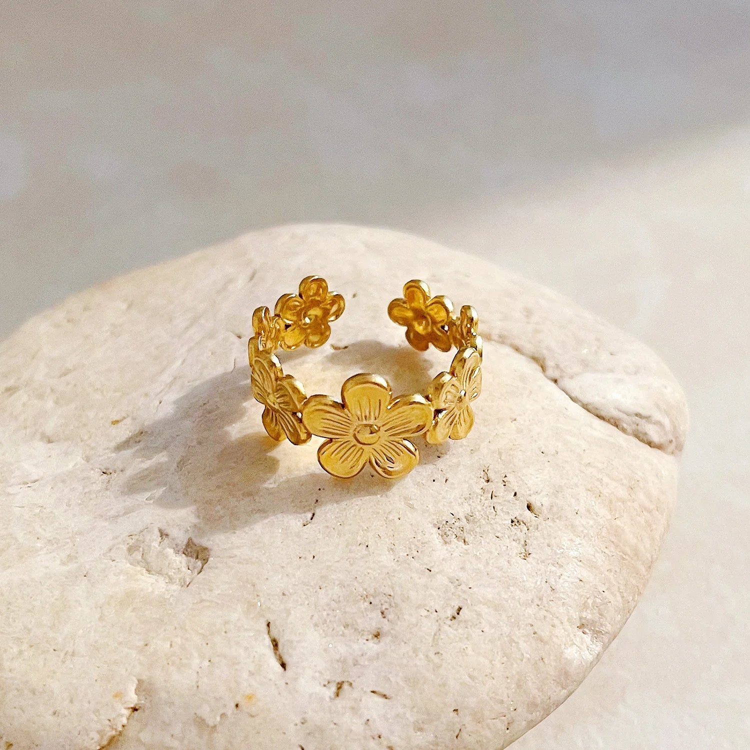Little flowers adjustable rings