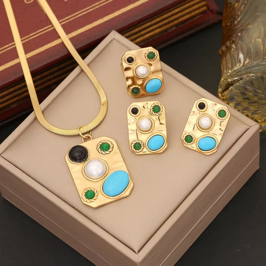 Turquoise stone set