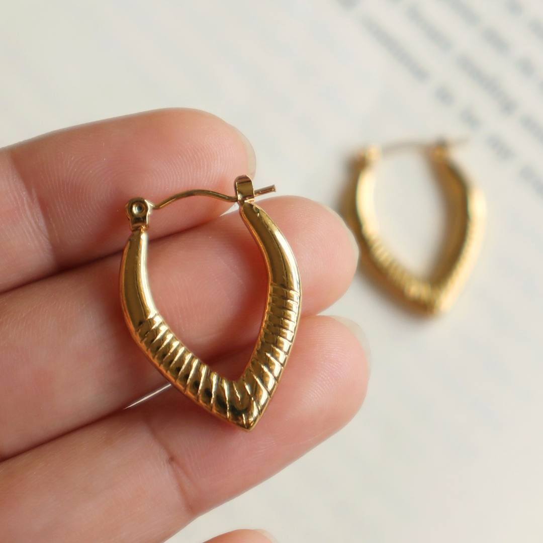 Geometric Hoops