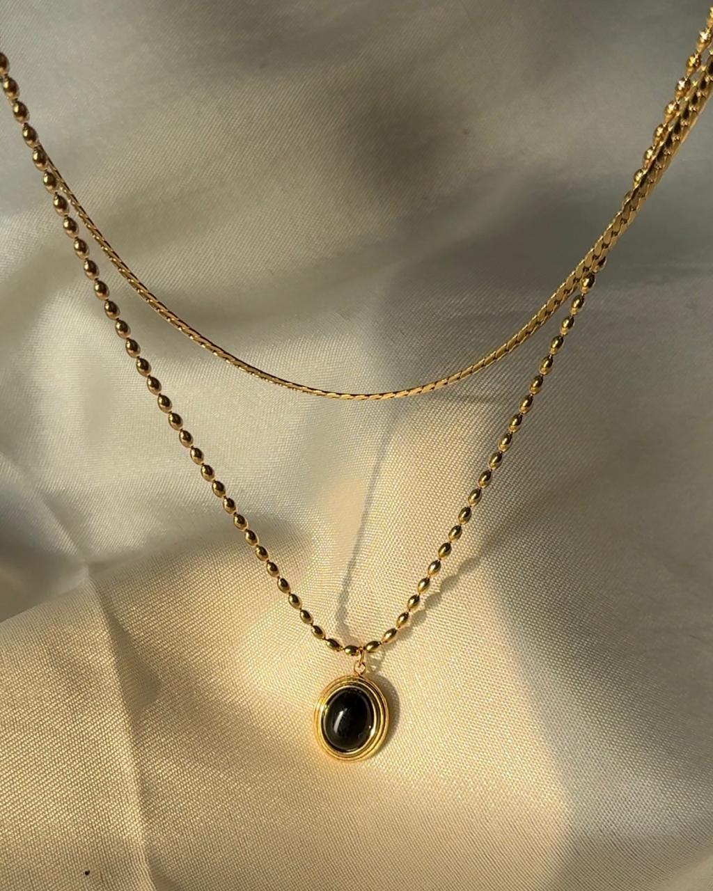 Noir halo pendant