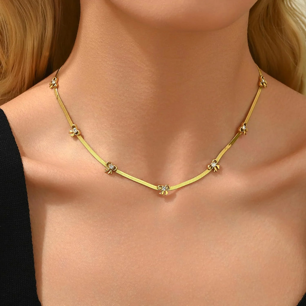 Luxe bowline necklace